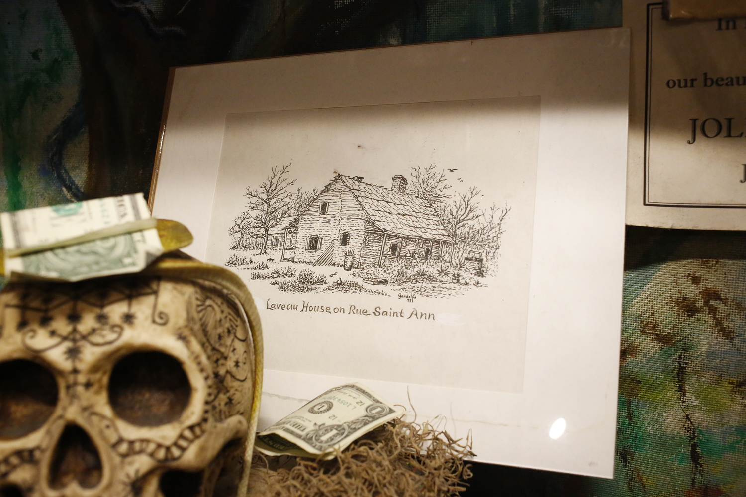 Au musée du vaudou : un dessin qui représenterait la maison de Marie Laveau © Globe Reporters