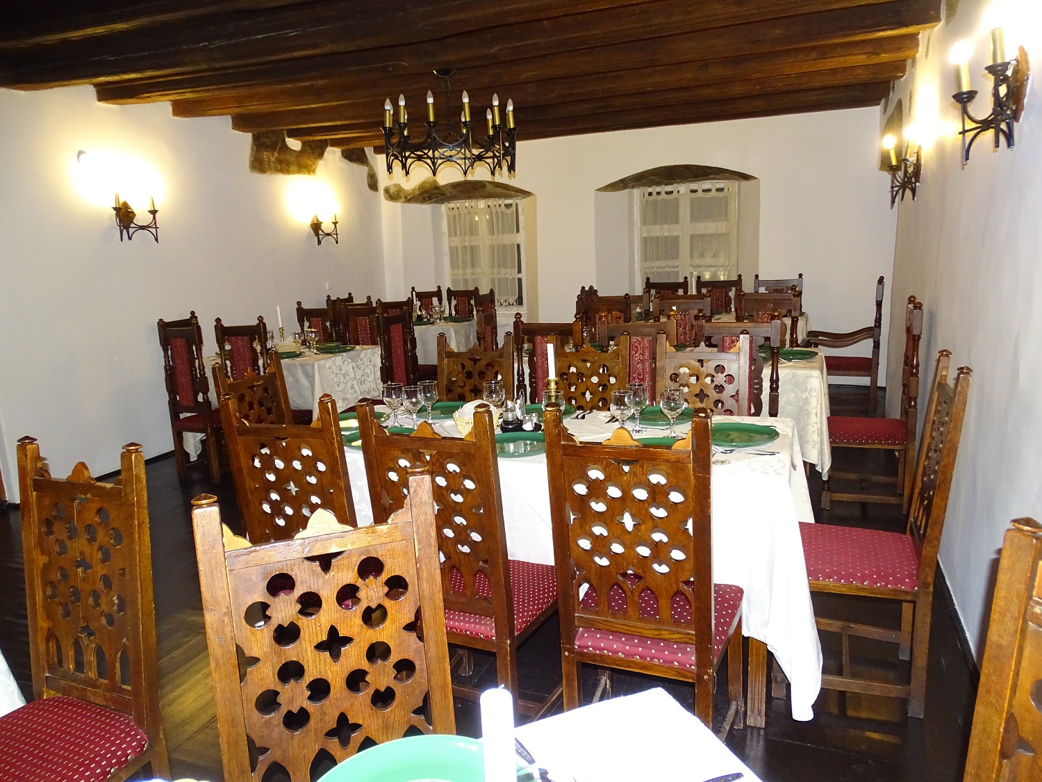 A l’intérieur du restaurant Casa Vlad Dracul.