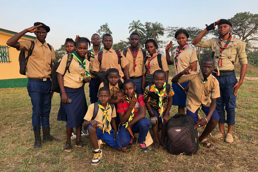 Les scouts catholiques de Sérédou (La Guinée forestière concentre la majorité des catholiques en Guinée).