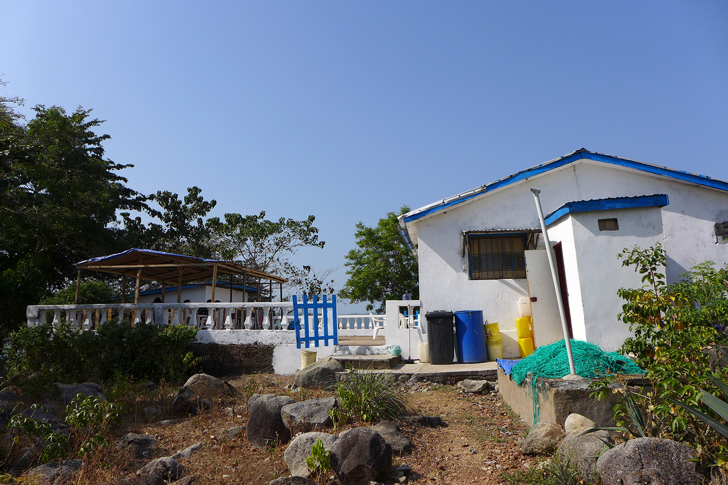 La maison blanche de Boubacar sur l’île de Room.