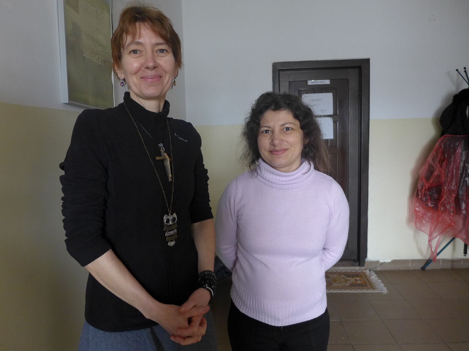 Anca, prof de roumain et de français, et Georgeta, la directrice de l’école.