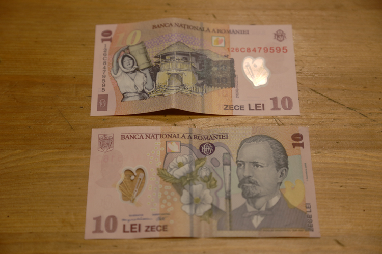 Billet de 10 lei, soit 2,2 euros