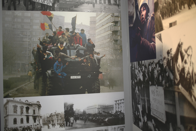 Images de la révolution de 1989 dans une exposition à Bucarest