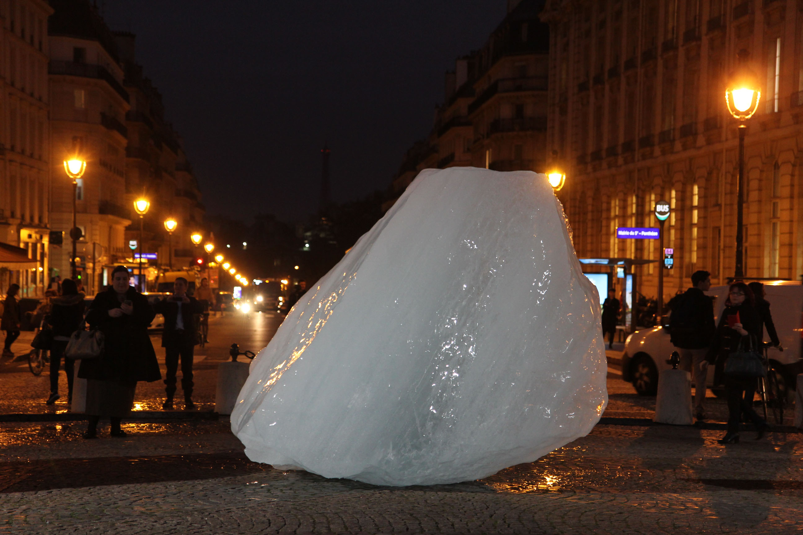 Le bloc de glace qui symbolise 6h. Crédit Valérie Rohart