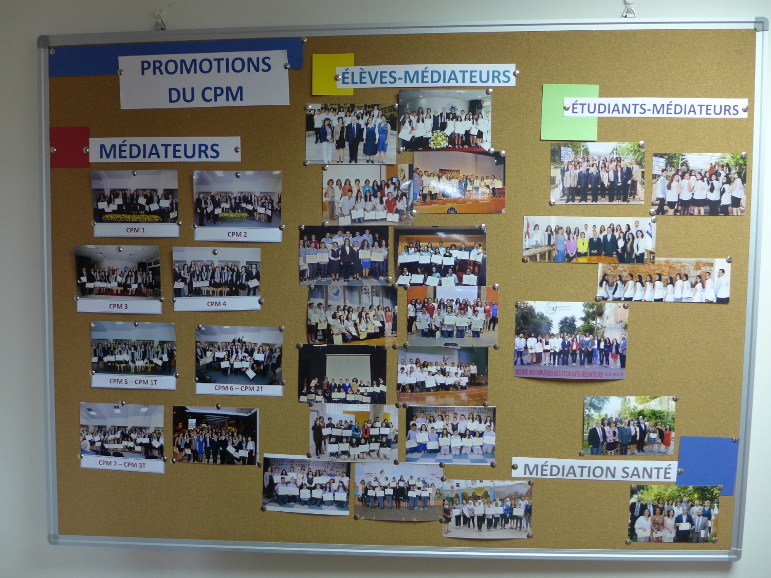 Au secrétariat du CPM, le tableau des élèves et étudiants médiateurs.