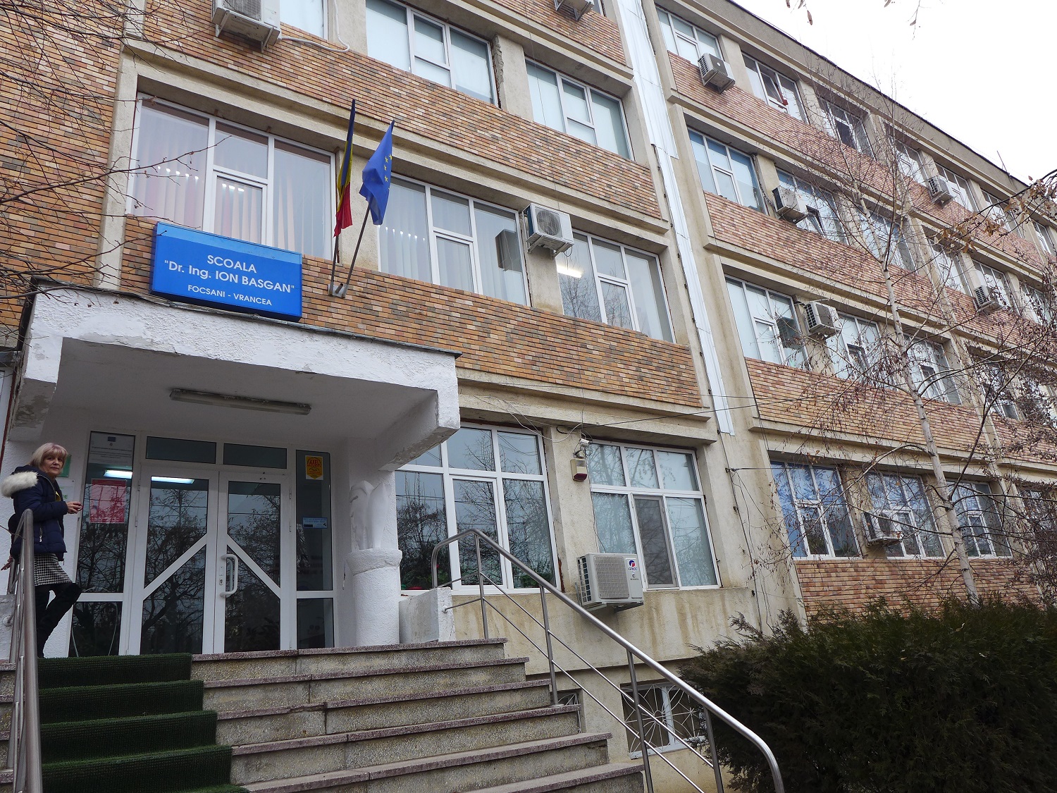 L’école Ion Basgan de Focsani est à la fois une école primaire et un collège. L’établissement accueille 1300 élèves !