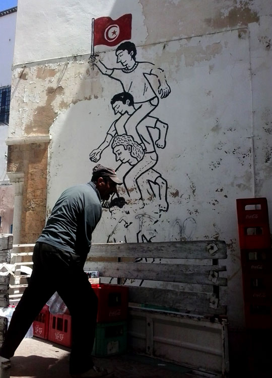 L’artiste français ZooProject est venu en 2011, juste après la révolution, pour intervenir dans les rues de la médina (la vieille ville) de Tunis.