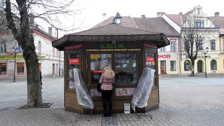 Un kiosque comme des milliers d’autres en Roumanie où l’on trouve un peu de tout