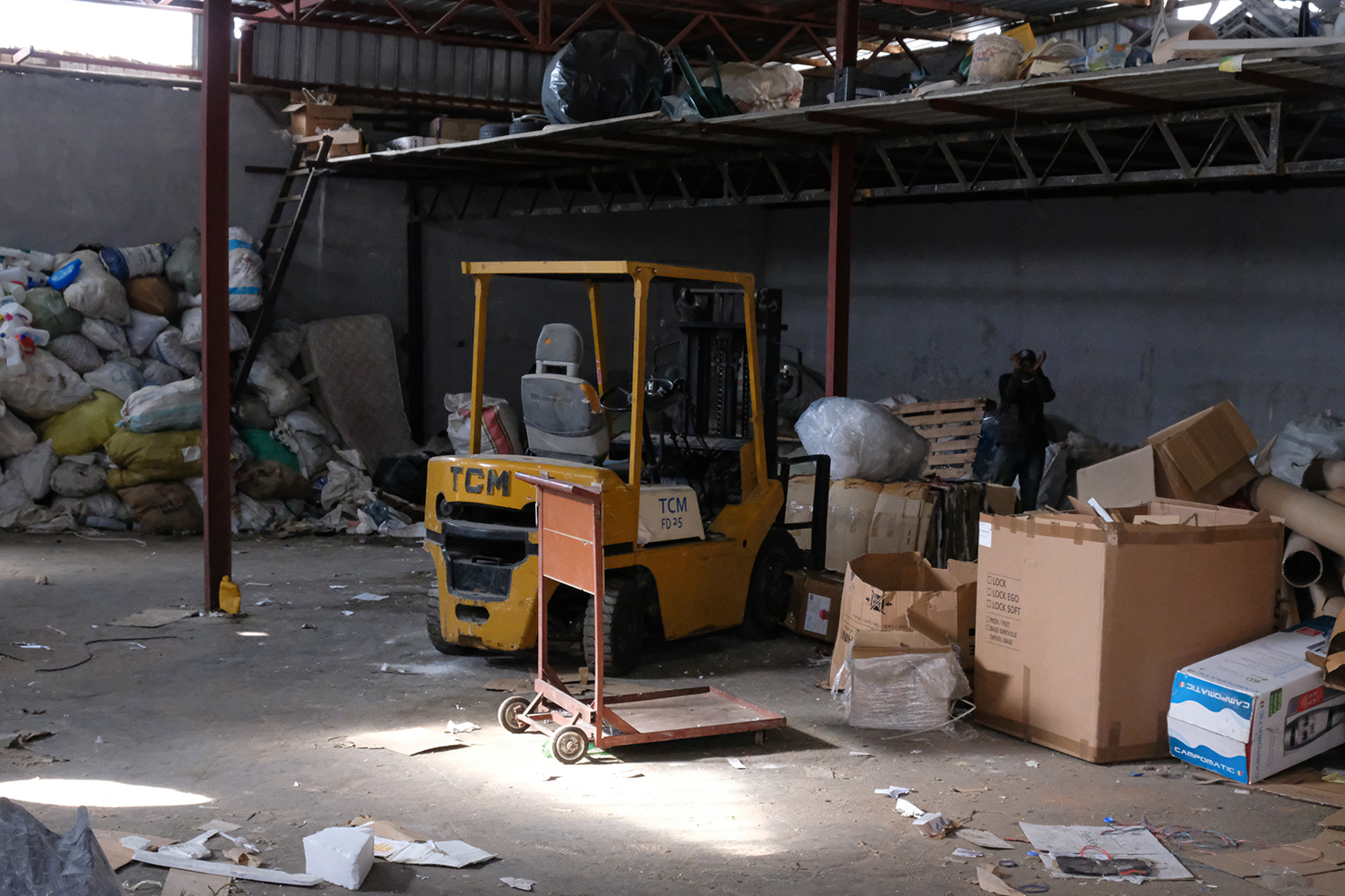 Les salarié.e.s de l’entreprise sont tous Syriens, et vivent souvent aux alentours de l’usine dans des quartiers surpeuplés et insalubres ©Globe Reporters