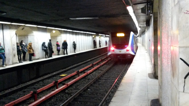 Le métro : moderne, rapide et régulier