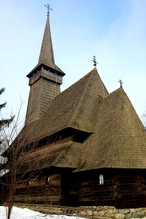 Eglise en bois typique de la Transylvanie
