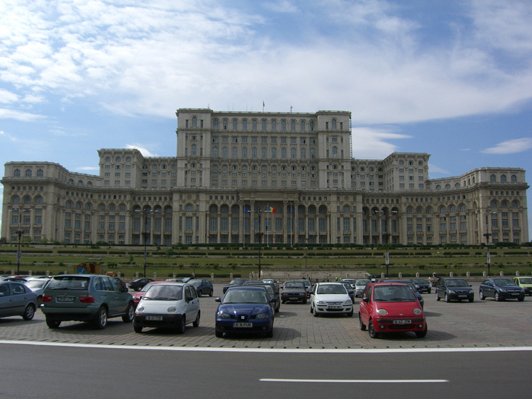 Le palais du Parlement à Bucarest