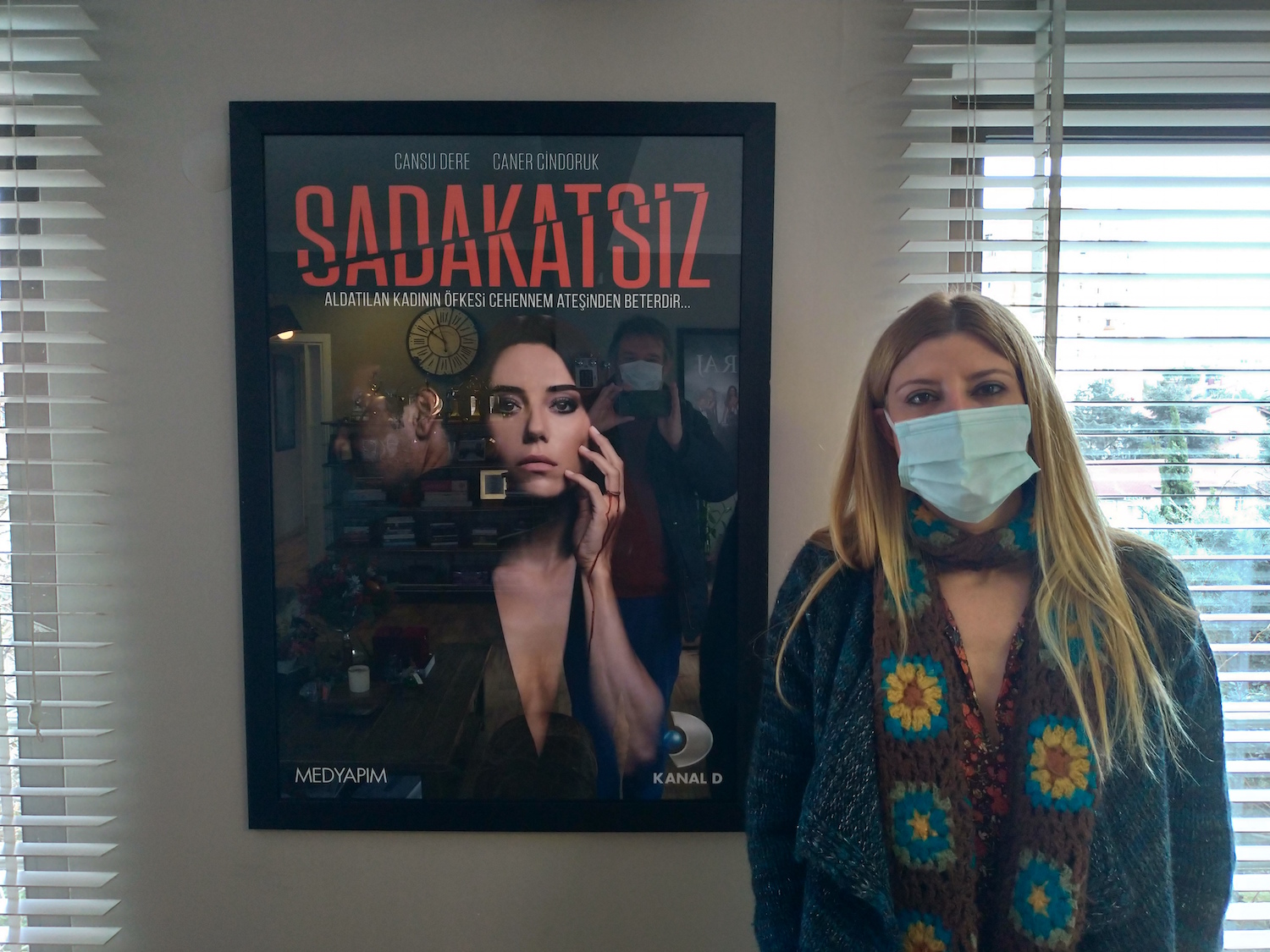 Sadakatsiz, Infidèle en français, la série que produit actuellement Gülümsün ÖZKÖK, adaptée de la série anglaise Doctor Foster. © Globe Reporters