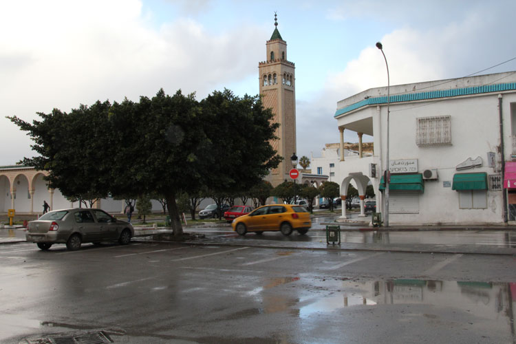 Le centre-ville avec la mosquée.