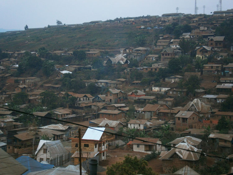 Vue d’une colline à la commune d’Ibanda, ville de Bukavu © Globe Reporters 2014