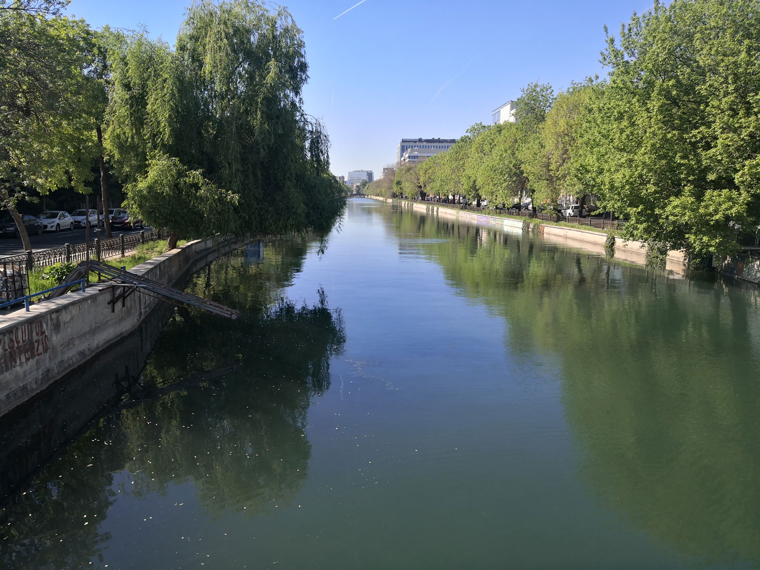 La rivière Dâmboviţa parcourt la capitale roumaine du nord-ouest jusqu’au sud-est sur un total de 22 km © Globe Reporters