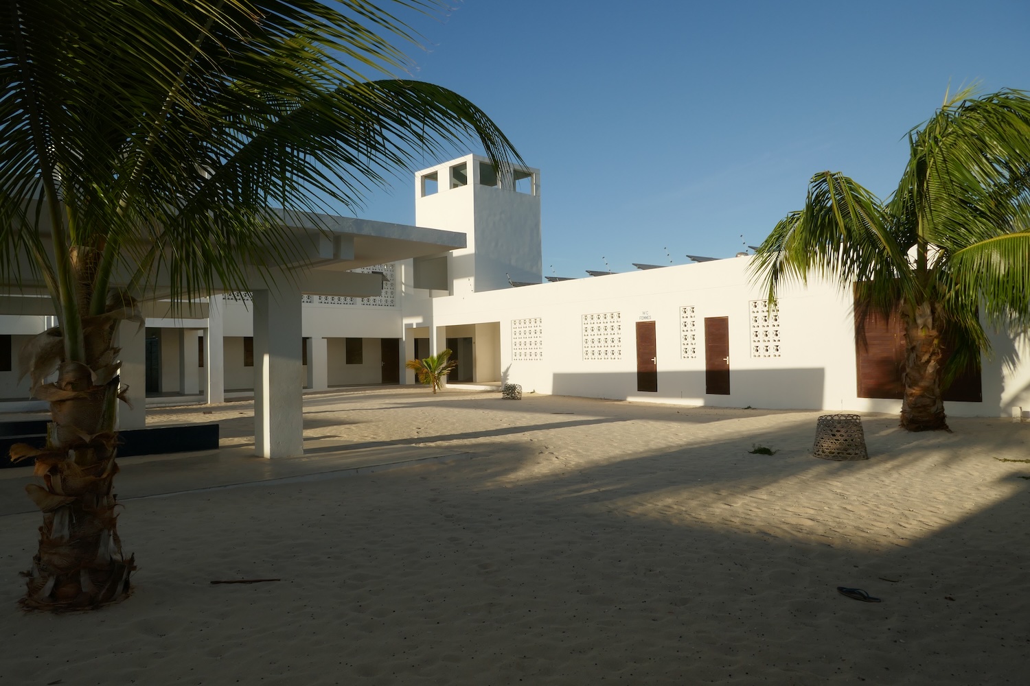 Le patio du collège lycée de l’association ABC Domino qui a ouvert ses portes à Efoetse en 2016 © Globe Reporters