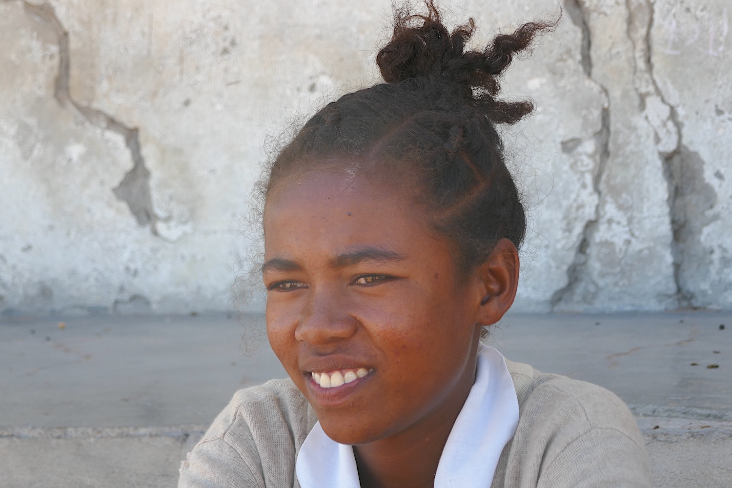Portrait d’Esthela, étudiante de 4ème au collège public d’Itampolo © Globe Reporters